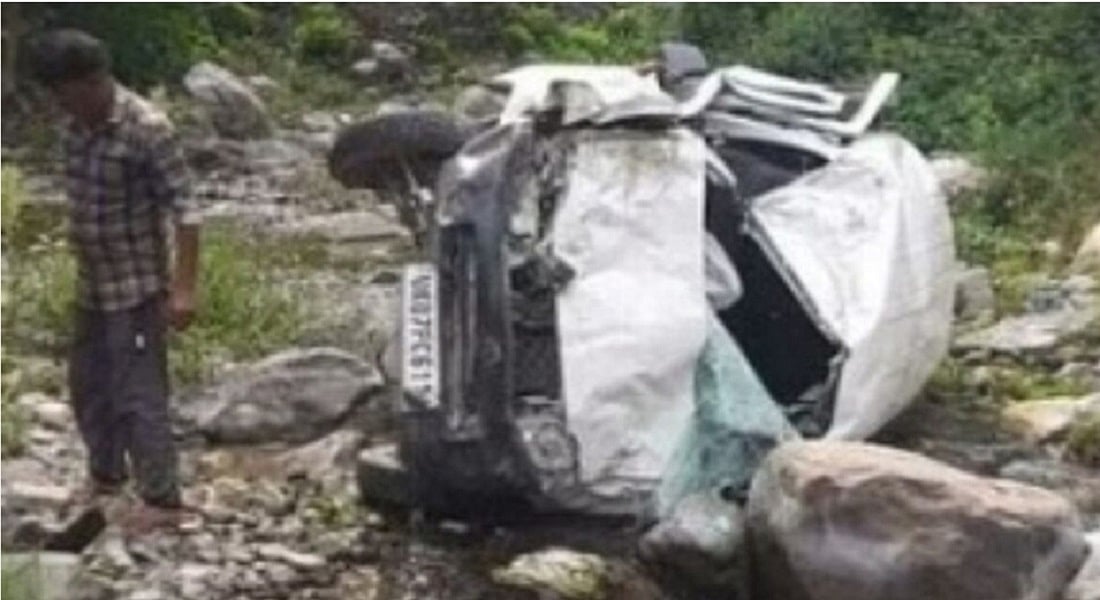 उत्तराखंड में दर्दनाक सड़क हादसा, केदारनाथ जा रहे श्रद्धालुओं की कार खाई में गिरी, एक की मौत, 7 घायल