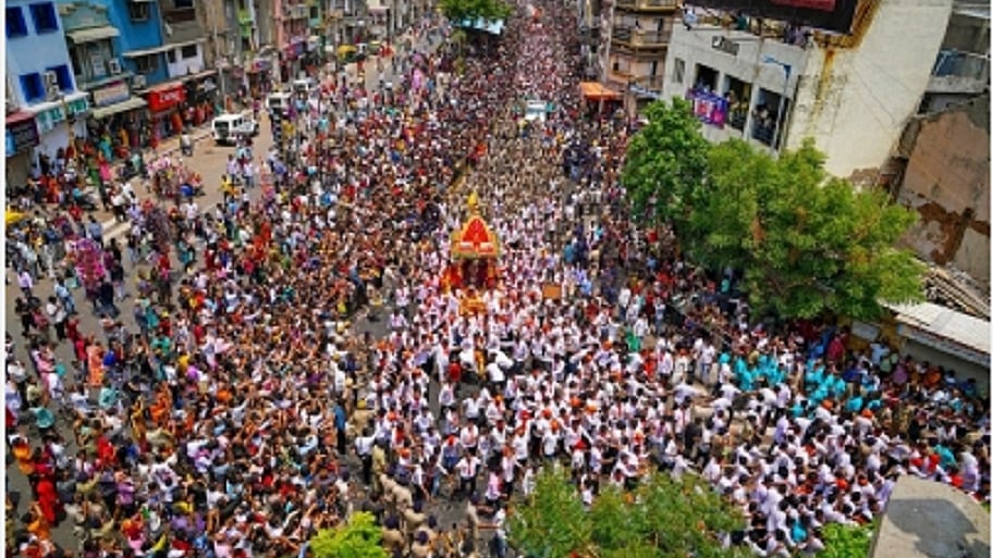 जगन्नाथ रथयात्रा के दौरान झारखंड में वज्रपात से 2 की मौत, अहमदाबाद में बालकनी गिरने से 1 की मौत, कई घायल