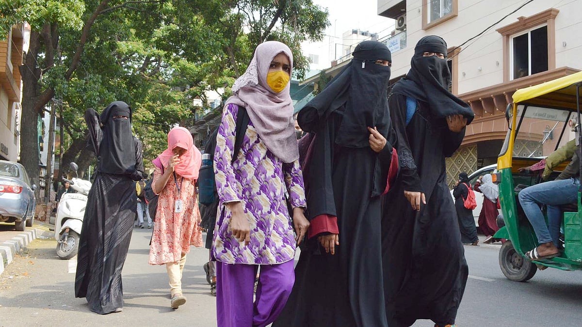 हैदाराबाद में फिर से बुर्का विवाद, फोटो: IANS