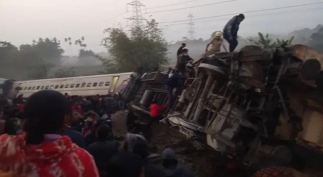 ओडिशा ट्रेन हादसा: एक महीने बाद भी अपनों के शव की तलाश में भटक रहे लोग, 52 लाशों की पहचान अभी भी बाकी