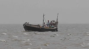 बिहार में कई नदियां खतरे के निशान से ऊपर, निचले इलाकों में बाढ़ का पानी घुसा, बड़ी आबादी पर संकट