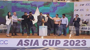 खेल: पाकिस्तान में हुआ एशिया कप की ट्रॉफी का अनावरण और FIFA महिला विश्वकप के प्राइज मनी में बंपर इजाफा