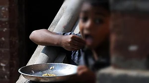 भूखी और कुपोषित दुनिया; विश्व में लगभग 74 करोड़ लोगों को नहीं मिल पा रहा भर पेट भोजन