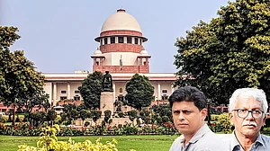 भीमा कोरेगांव केस: सुप्रीम कोर्ट ने वर्नोन गोंसाल्वेस और अरुण फरेरा को दी सशर्त जमानत