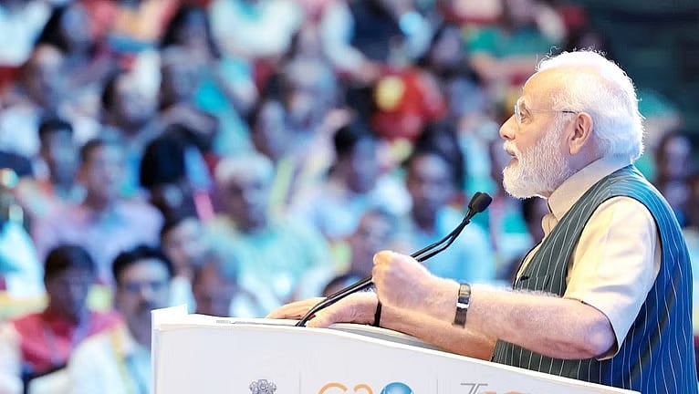 मोदी और मुहर्रम: 'सुप्रीम लीडर' के प्रवचन हों तो किसकी छुट्टी, कैसी छुट्टी! 