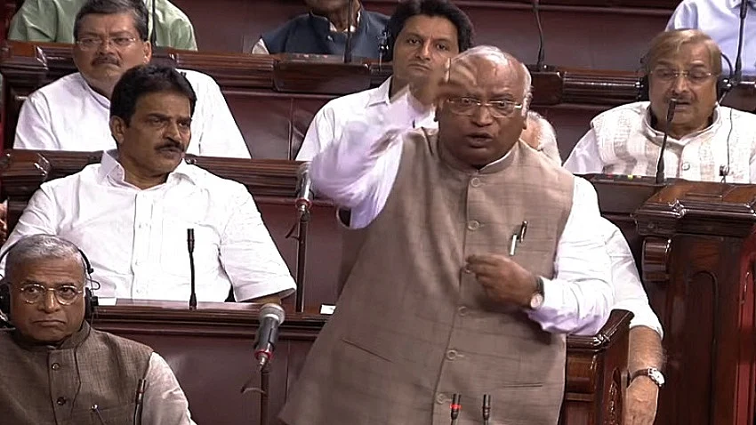 कांग्रेस ने बीजेपी पर राज्यसभा में खड़गे को बोलने से रोकने का आरोप लगाया