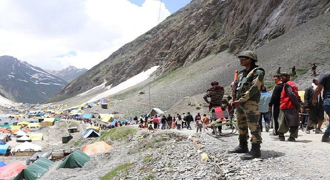 दूसरे दिन 10 हजार से अधिक तीर्थयात्रियों ने की अमरनाथ यात्रा, पहले दिन इतने श्रद्धालुओं ने किए पवित्र गुफा के दर्शन