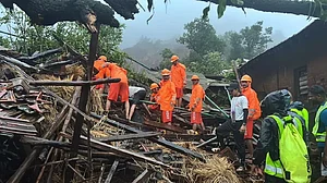 महाराष्ट्र: रायगढ़ भूस्खलन में अब तक 16 लोगों की मौत, कई घायल अस्पताल में भर्ती, बचाव अभियान जारी