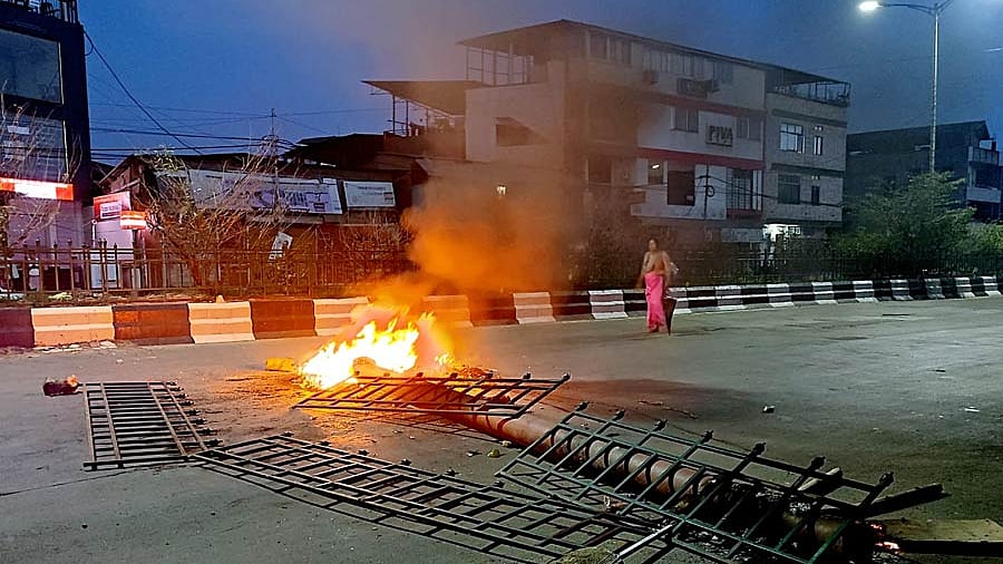 मणिपुर में नेशनल हाईवे की फिर से नाकाबंदी