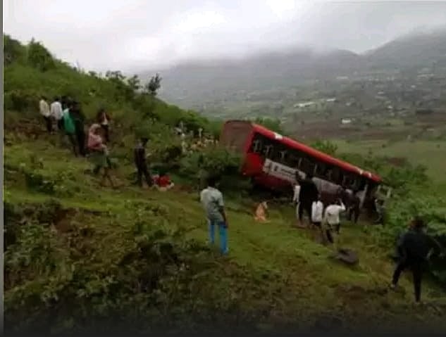 महाराष्‍ट्र: नासिक में भीषण हादसा, यात्रियों से भरी बस सप्तश्रृंगी पहाड़ियों के पास खाई में गिरी, 18 लोग घायल