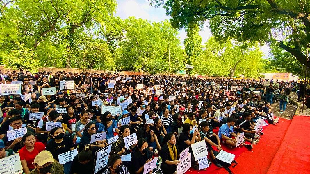 मणिपुर बर्बरता के खिलाफ कुकी समुदाय के लोगों ने दिल्ली में जंतर-मंतर पर प्रदर्शन किया