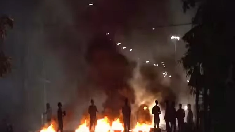 मणिपुर में हिंसा का दौर जारी