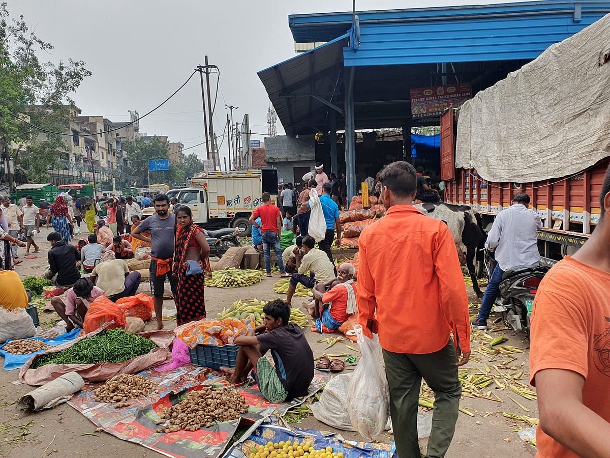 अर्थ जगत: सड़ी-गली हालत में मंडी पहुंच रही फल और सब्‍जियां और थोक मूल्य सूचकांक मुद्रास्फीति 8 साल के निचले स्तर पर