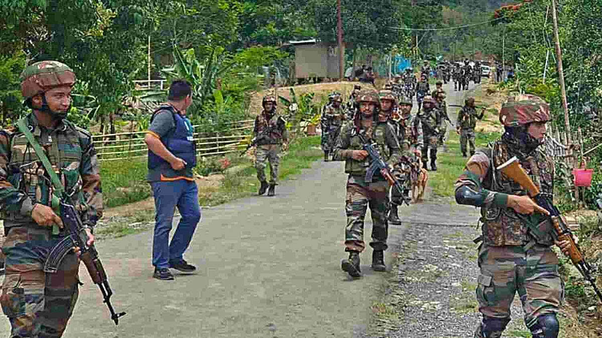 मणिपुर में फिर हिंसा, उग्रवादियों ने की ग्राम रक्षा बल के 3 स्वयंसेवकों की हत्या।