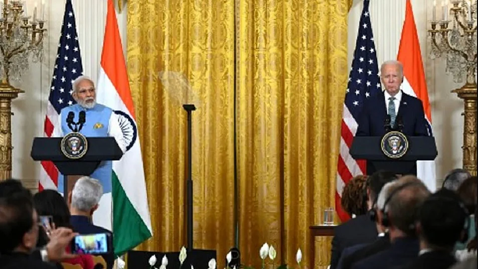 भारत में प्रजातंत्र और राष्ट्रवाद, मोदी के दावों पर क्या सोचती है दुनिया?