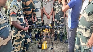 भारत-PAK बॉर्डर पर BSF ने ना'पाक' मंसूबे को फिर किया नाकाम, तरन तारन में ड्रोन को मार गिराया, 3 किलो हेरोइन बरामद