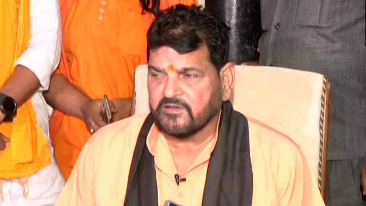 दिल्ली कोर्ट ने बृजभूषण के खिलाफ पोक्सो आरोप हटाने की याचिका पर नाबालिग से जवाब मांगा