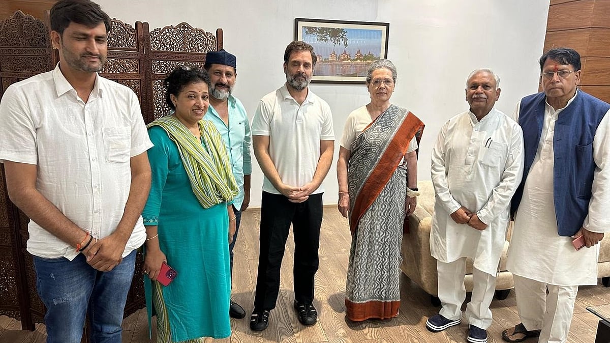 सोनिया-राहुल के प्लेन की भोपाल में इमरजेंसी लैंडिंग, डेढ़ घंटे बाद दिल्ली रवाना हुए