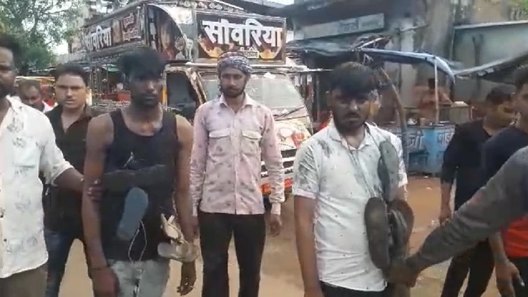 अब शिवपुरी में दलित को खिलाया मैला, निकाला जुलूस