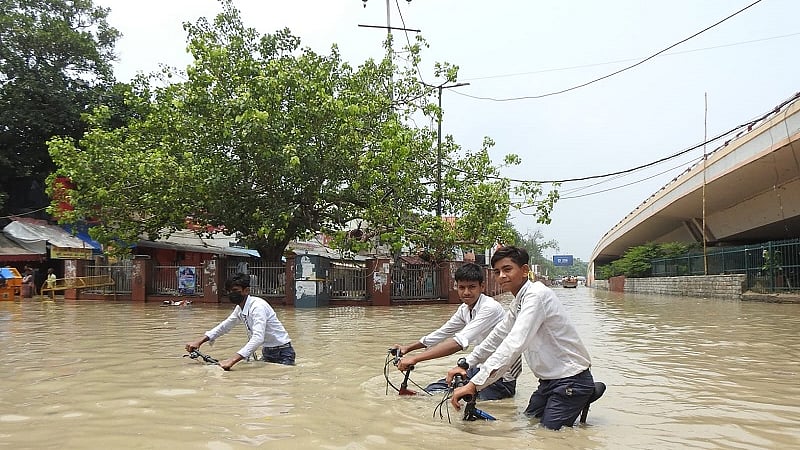 दिल्ली के बाढ़ प्रभावित 6 जिलों में कल-परसों बंद रहेंगे स्कूल