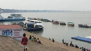 वाराणसी: गंगा में वाटर टैक्सी चलाने के फैसले से मल्लाह समाज में भारी रोष, कहा- ‘बड़ा आंदोलन होगा’