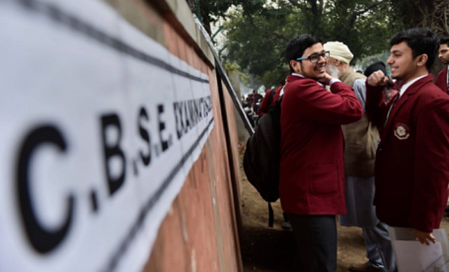 CBSE का बड़ा फैसला, अब 12वीं तक क्षेत्रीय भाषाओं में होगी पढ़ाई, बोर्ड के स्कूलों को नोटिस जारी