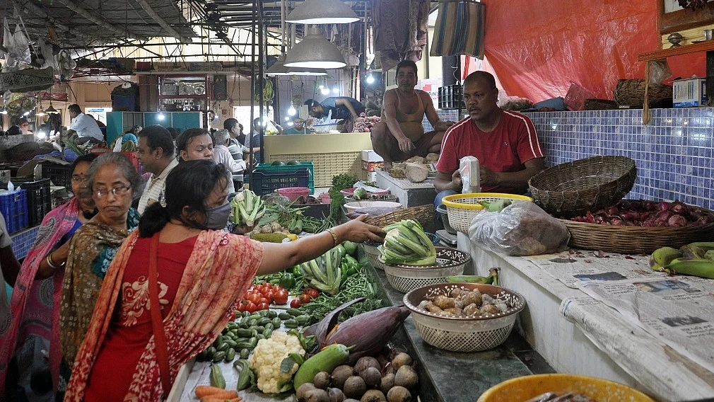 भारी बारिश ने सब्जियों के दाम में लगाई आग