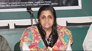 तीस्ता सीतलवाड़ को सुप्रीम कोर्ट से बड़ी राहत, मिली नियमित जमानत, गुजरात हाईकोर्ट का आदेश रद्द