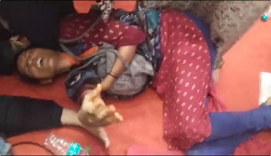 ग्रेटर नोएडा में बागेश्वर बाबा के कार्यक्रम में कई लोग बेहोश और जख्मी, भगदड़ मचने का आरोप, पुलिस का इनकार