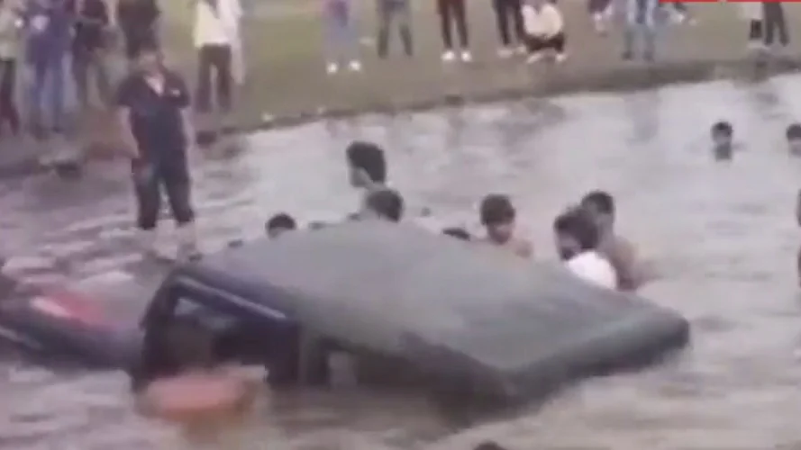 इंदौर में डैम के पास स्टंट करना पड़ा भारी, पानी में गई थार