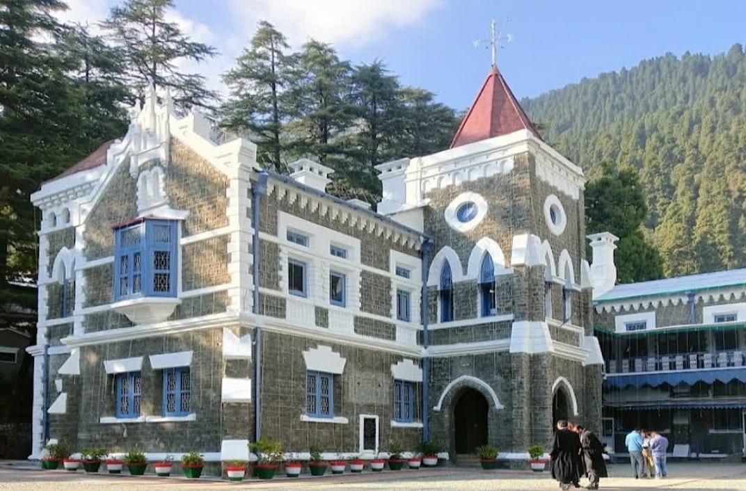 उत्तराखंड: जिम कॉर्बेट में पेड़ों के कटान पर HC सख्त, सरकार को दी चेतावनी, कहा- क्यों न CBI से कराएं जांच