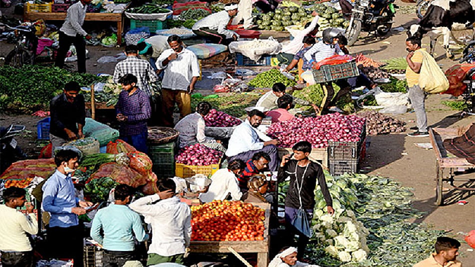खुदरा महंगाई ने 15 महीने का रिकॉर्ड तोड़ा, जुलाई में 7.44% पहुंची