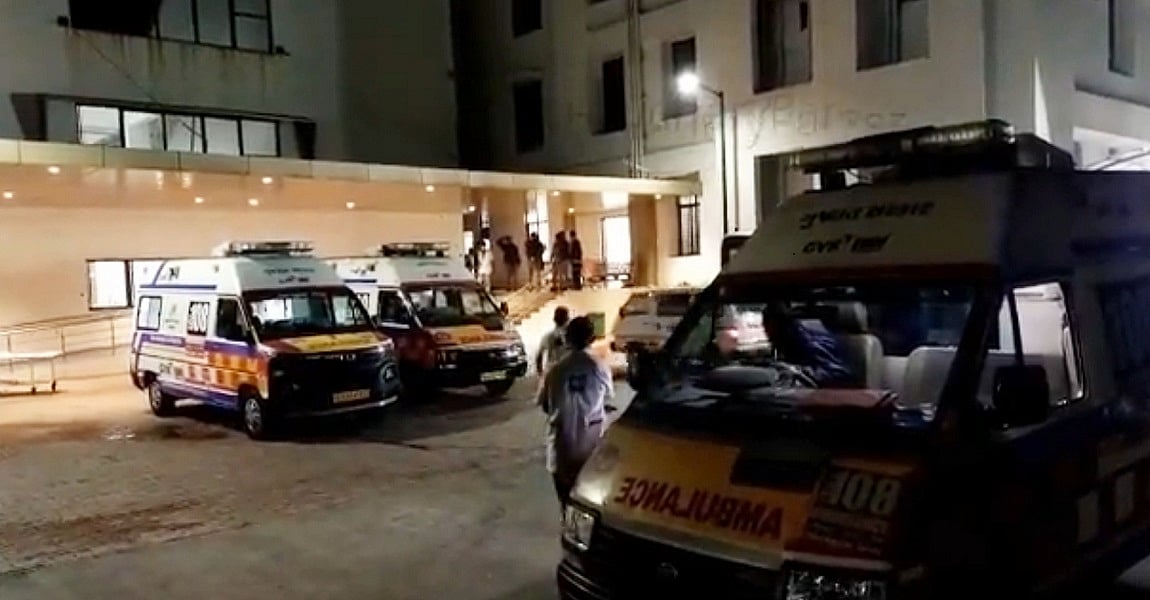 दिल्ली के सरकारी स्कूल में मिड डे मील खाने से 70 छात्र बीमार, क्राइम टीम ने खाने और जूस के सैंपल एकत्र किए