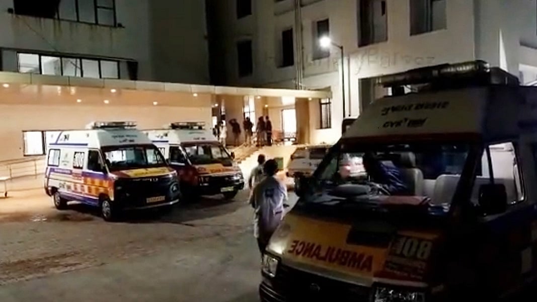 दिल्ली के सरकारी स्कूल में मिड डे मील खाने से 70 छात्र बीमार