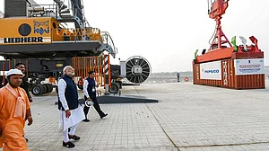 पीएम के पसंदीदा प्रोजेक्ट के लिए बनारस में हड़पी जा रही है जमीन