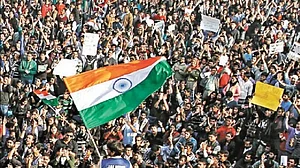 हर इंडेक्स में पिछड़ता जा रहा भारत, विनाश को ही विकास बता रही सत्ता