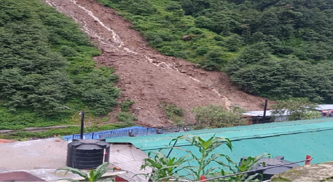 उत्तराखंड के गौरीकुंड में फिर बड़ा हादसा, भूस्खलन की चपेट में आने से दो बच्चों की गई जान, एक घायल