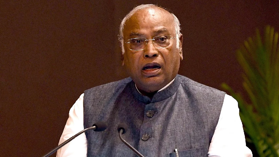 कांग्रेस ने हमेशा राष्ट्रपति का आदर किया, बीजेपी ने संसद के उद्घाटन में नहीं बुलाकर किया था अपमान: खड़गे