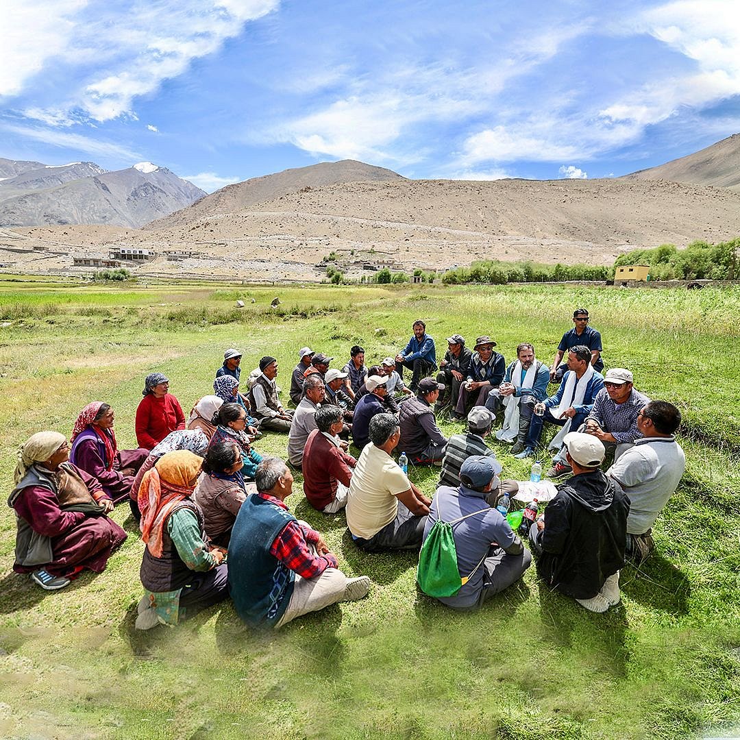 वीडियो: राहुल गांधी के लेह बजार में पहुंचते ही उमड़ी भीड़, दुकानदारों और लोगों से की मुलाकात