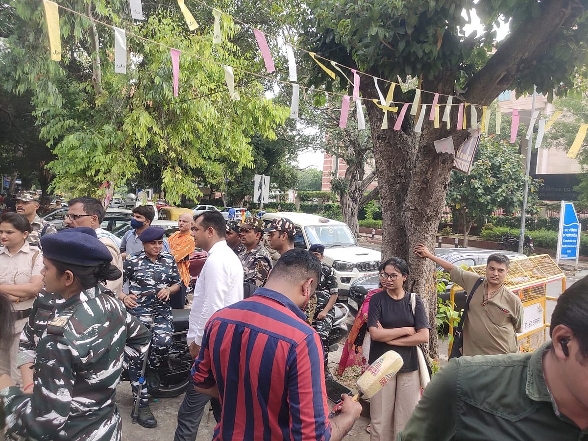 पुलिस ने रोका देश के नागरिकों द्वारा आयोजित We-20 सम्मेलन, सामाजिक कार्यकर्ताओं में रोष, कहा- यह तानाशाही