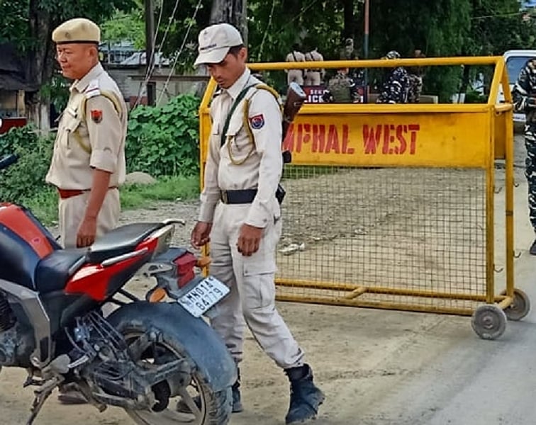 मणिपुरः आदिवासियों ने 2 प्रमुख राष्ट्रीय राजमार्ग पर फिर नाकेबंदी की, जरूरी चीजों की आपूर्ति नहीं होने से नाराज