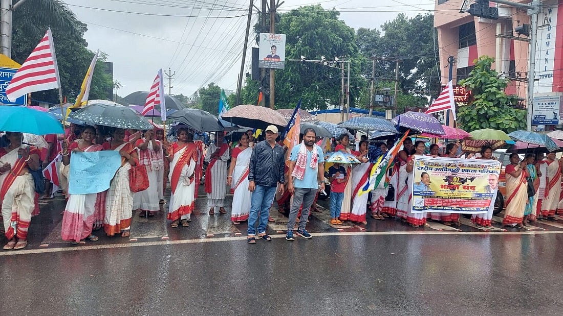 यूनिफॉर्म सिविल कोड के खिलाफ रांची में सड़कों पर उतरे आदिवासी, झारखंड के कई शहरों में रहा बंद का असर