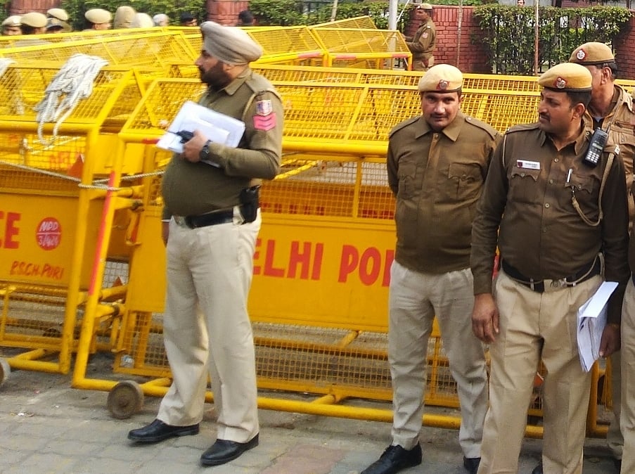 दिल्ली: पुलिस का दावा, G20 शिखर सम्मेलन के मद्देनजर राजधानी में सुरक्षा कड़ी, फिर भी ATM उखाड़ कर ले गए चोर