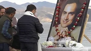 लद्दाख: राहुल गांधी ने पूर्व PM राजीव गांधी को दी श्रद्धांजलि, बोले- इस इलाके में घुस आई है चीनी सेना, छीनी गई चरागाह की जमीन