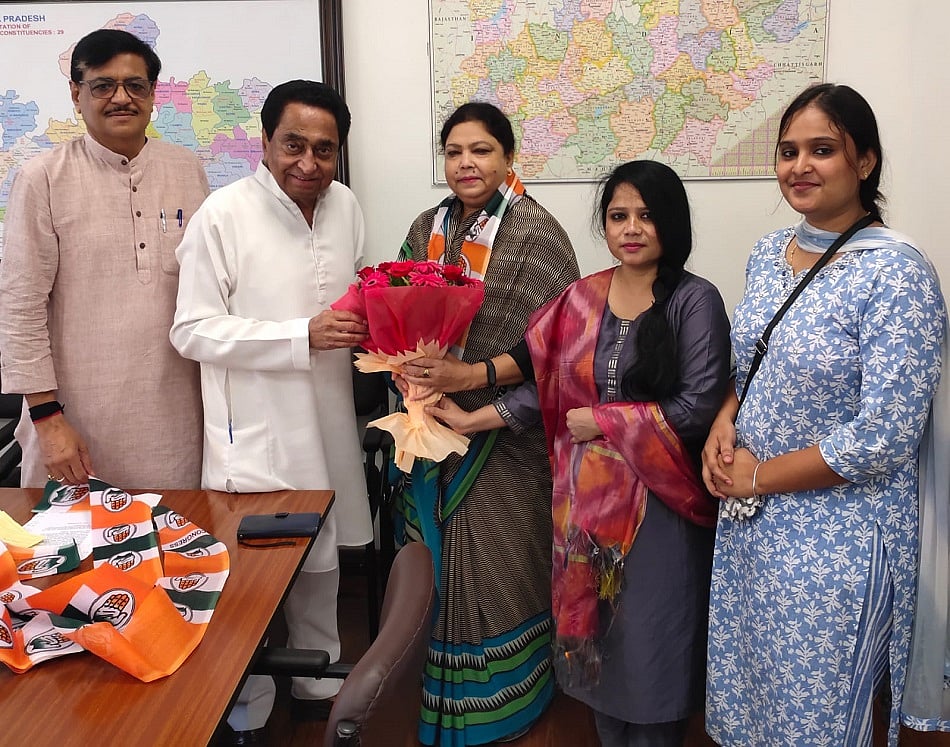 मध्य प्रदेशः मशहूर शायरा अंजुम रहबर कांग्रेस में हुईं शामिल, प्रदेश अध्यक्ष कमलनाथ ने दिलाई सदस्यता