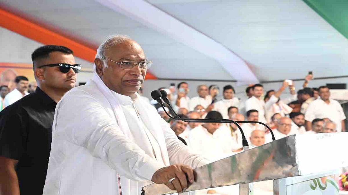 मध्य प्रदेश: खड़गे ने की कई घोषणाएं, बोले- कांग्रेस सरकार आई तो 500 रुपये में सिलेंडर और 100 यूनिट बिजली देंगे फ्री