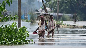 असम में बाढ़ का कहर! अब तक 60 लोगों की मौत, 6 लाख से ज्यादा लोग प्रभावित, कई इलाके पानी में डूबे
