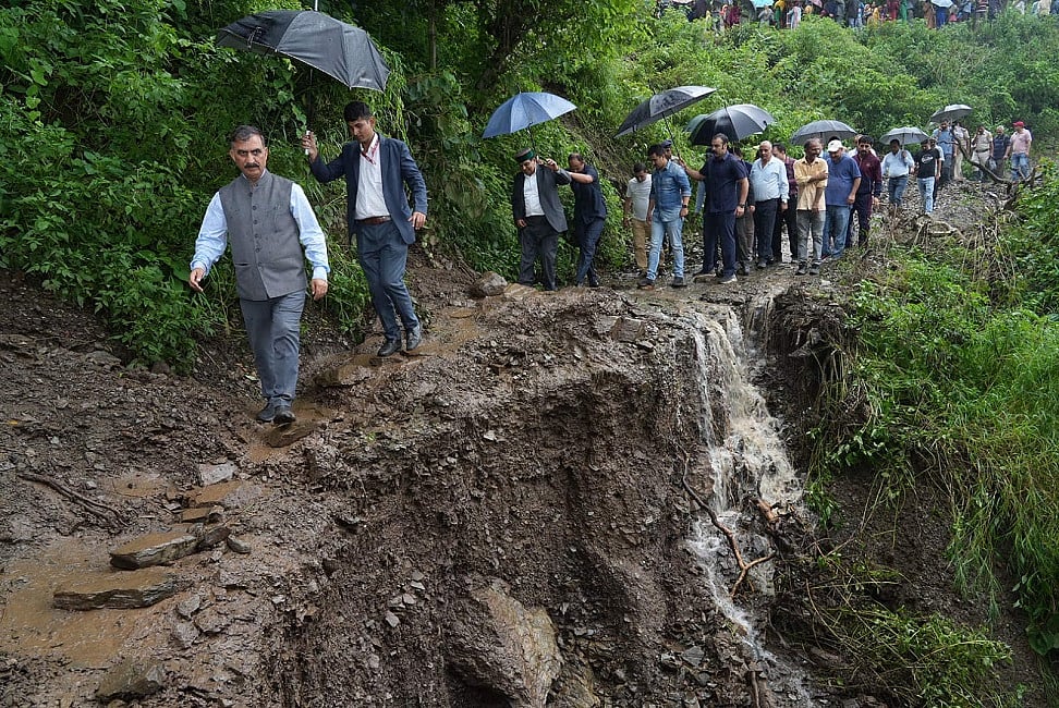 हिमाचल प्रदेश में सात अगस्त तक भारी बारिश की संभावना, 190 सड़कों पर यातायात बाधित, अब तक 77 लोगों ने गंवाई जान