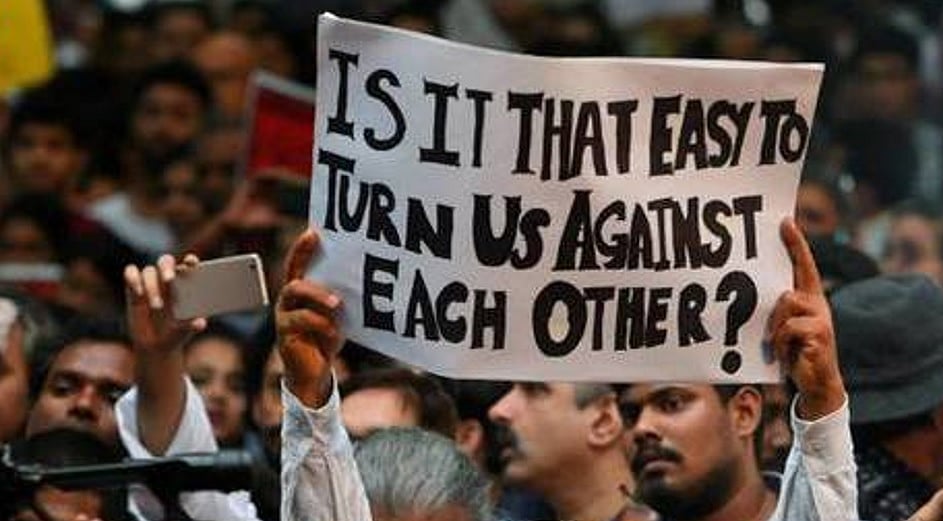 सांप्रदायिक सौहार्द पर थप्पड़ों की गूंज: देश-समाज में फैलते ज़हर का आखिर क्या करें...