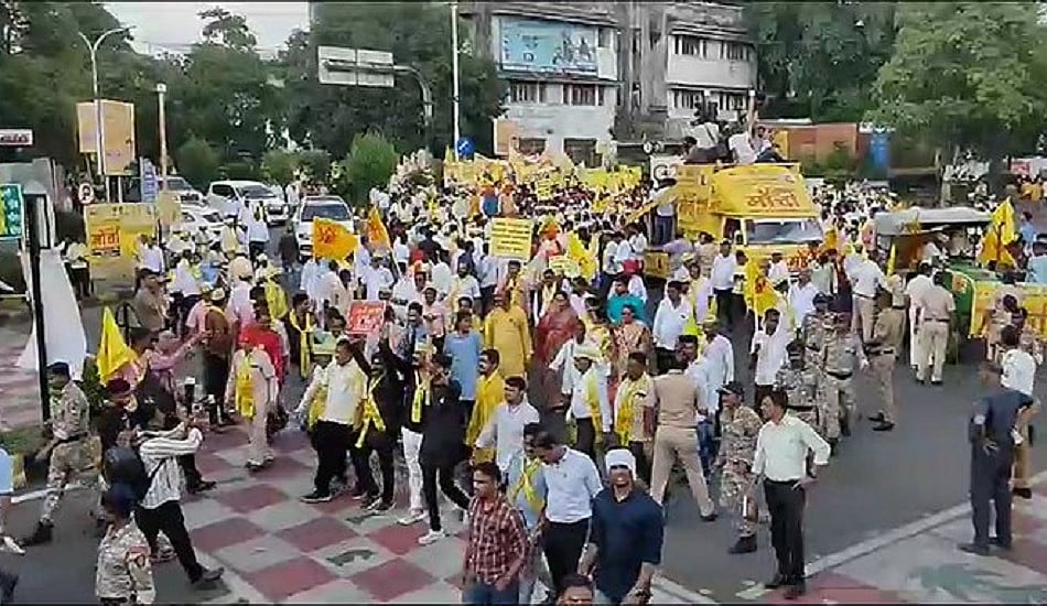 महाराष्ट्रः नई मुसीबत में शिंदे सरकार, OBC जातियों ने मराठा आरक्षण का किया विरोध, दी चेतावनी